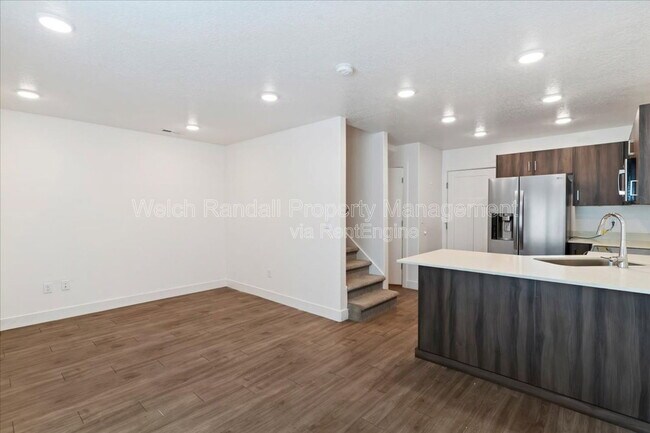 Foto del edificio - 1173 Shady Brook Ln S