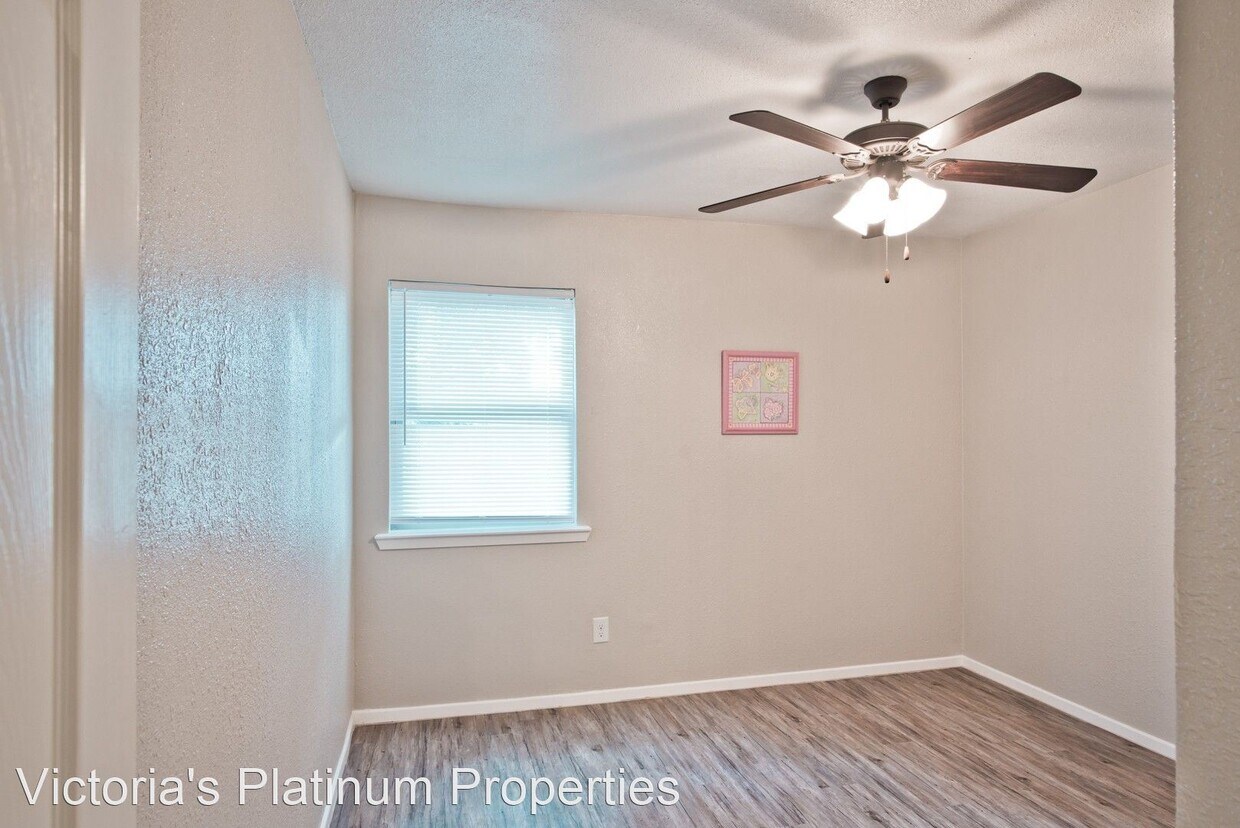 307 Westwood St, Victoria, TX 77901 Room for Rent in Victoria, TX