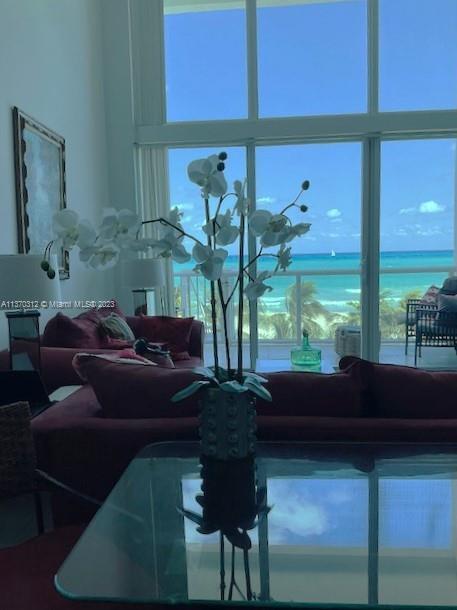 Foto del edificio - 5445 Collins Ave
