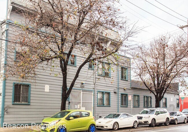 Building Photo - 3267 Hollis St