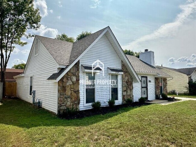 Building Photo - 2668 Van Der Veer Dr