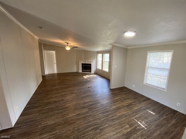 Building Photo - 4 br, 2 bath Mobile Home - 111 Pecan Grove...