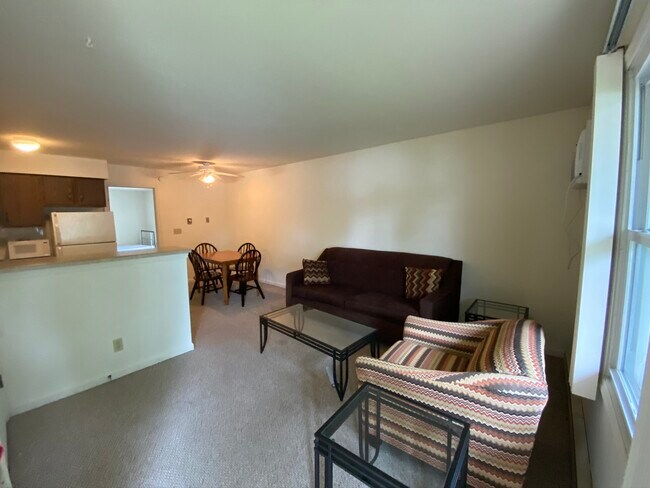 Building Photo - 307 Birch Street, Unit 06