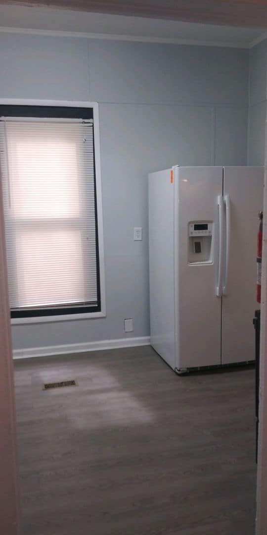 Building Photo - Conveniently Located Awesome 2 Bedroom Hom...