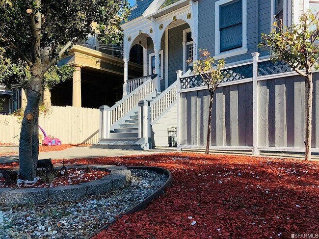 Building Photo - 2019 San Antonio Ave