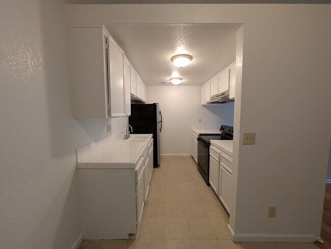 Foto del edificio - 9227 Kelley Dr