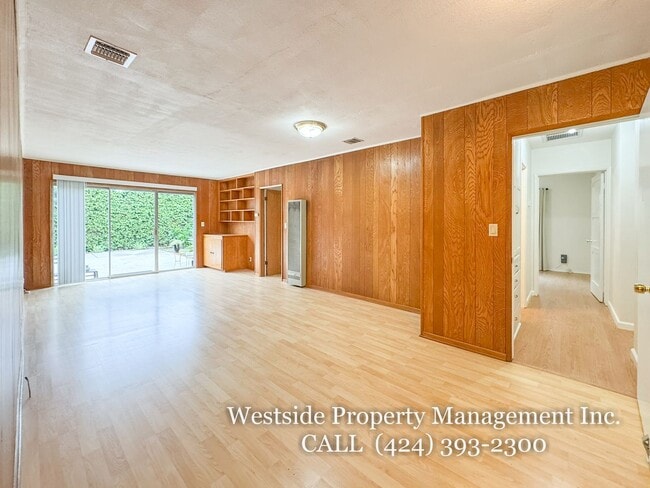 Building Photo - 4400 Vinton Ave