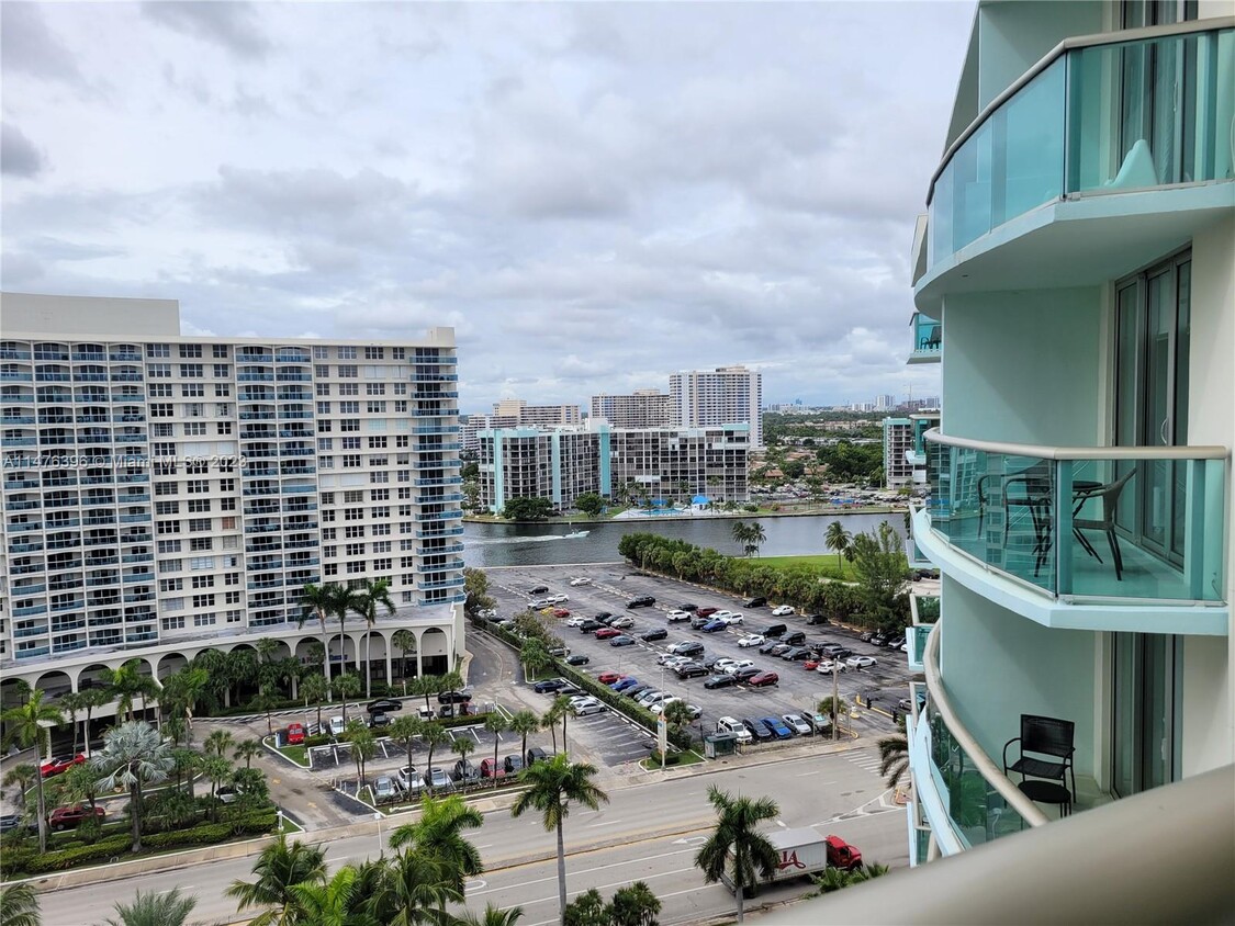 Foto principal - 3801 S Ocean Dr