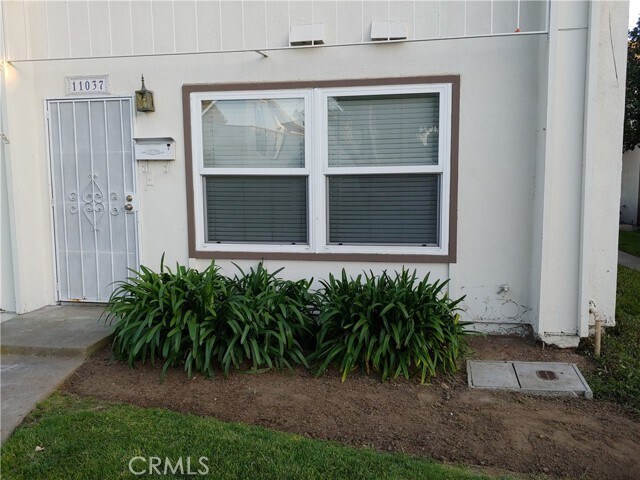 Building Photo - 11037 Slater Ave