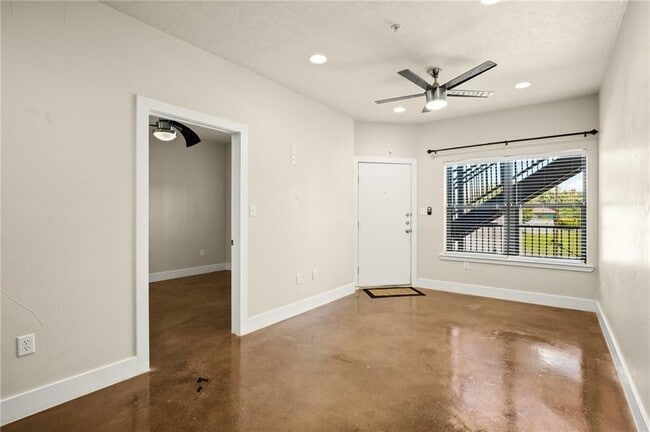 Building Photo - 1807 Poquito St