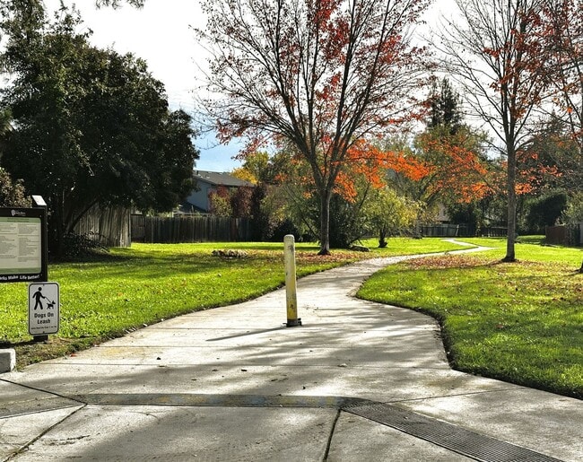 Foto del edificio - 432 Cambiaso Pl