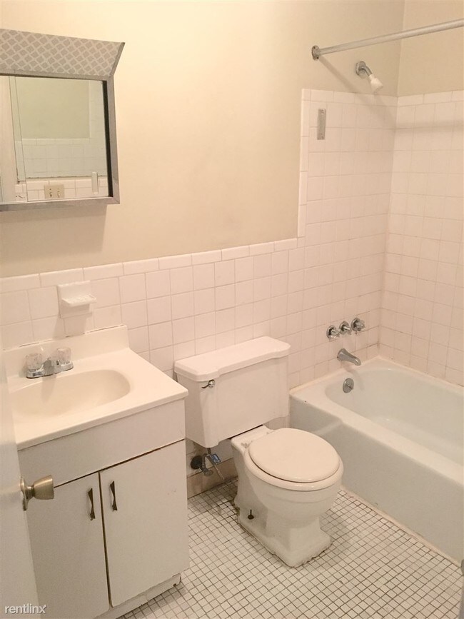 Foto del edificio - 1 br, 1 bath  - 60 Donna Dr Unit B3