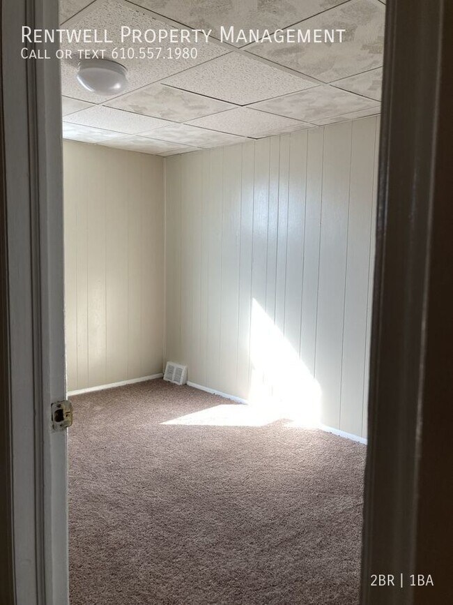 Foto del edificio - 2BR 1 BA Townhome, Darby PA  plus utilitie...