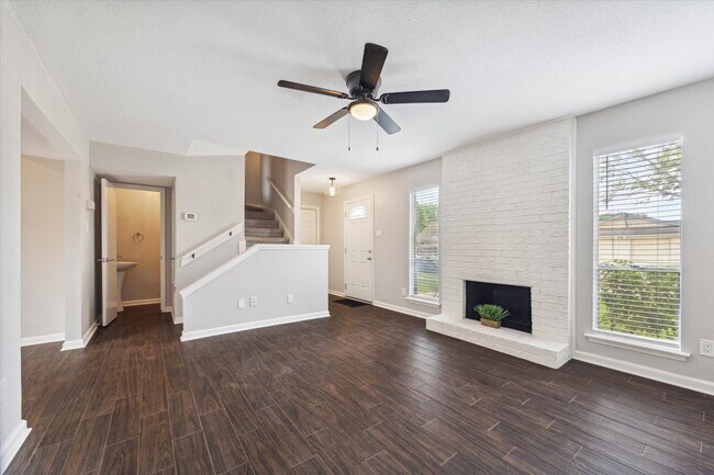 Foto del edificio - 1428 Silverpines Rd