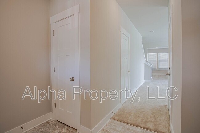 Foto del edificio - 370 Hague Dr