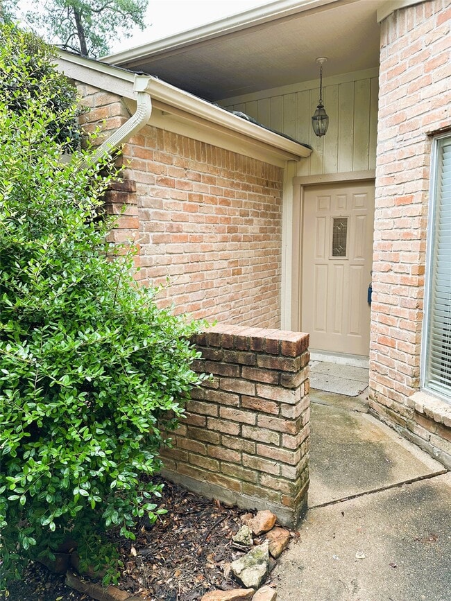 Building Photo - 15127 Forest Lodge Dr