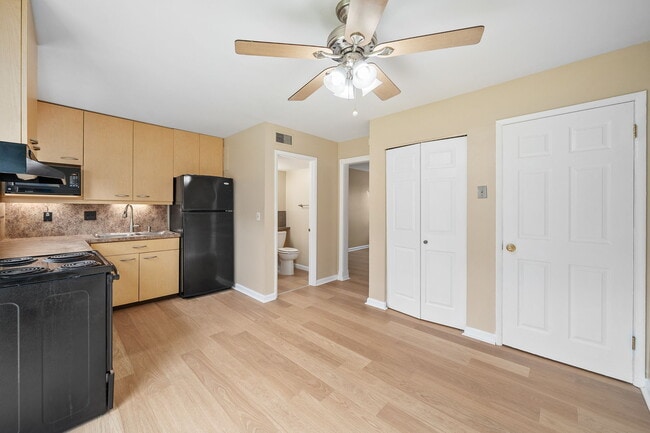 Foto del edificio - 447 Olian Dr