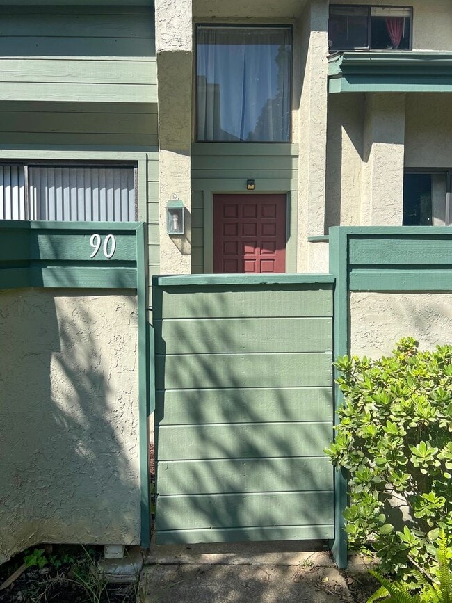 Building Photo - Beautifully Updated 3 Bed, 2.5 Bath La Jolla Townhome – Bright, Spacious, & Perfectly Located!