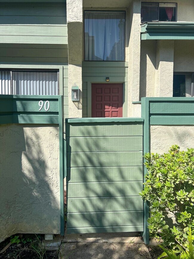 Foto del edificio - Beautifully Updated 3 Bed, 2.5 Bath La Jolla Townhome – Bright, Spacious, & Perfectly Located!