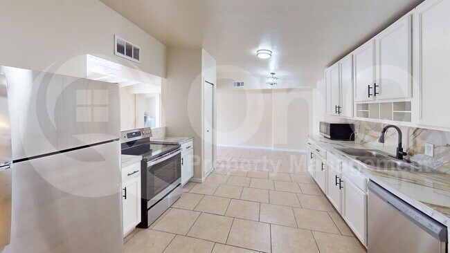 Foto del edificio - 3762 E 22nd St