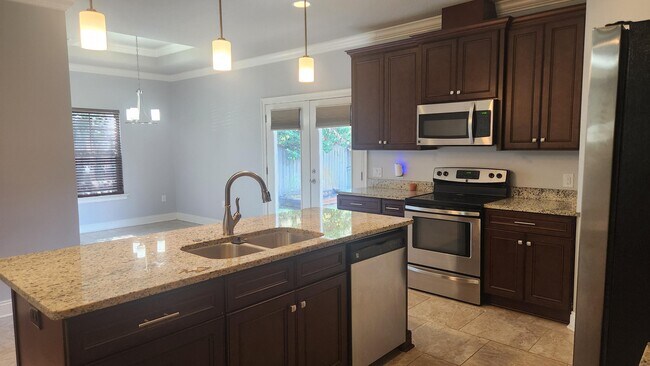 Foto del edificio - 2133 Janet St