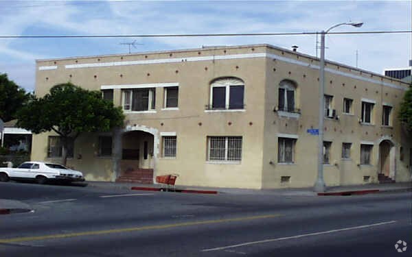 Primary Photo - 1601 W 11th Pl