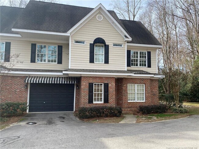 Building Photo - 320 Glenburney Dr