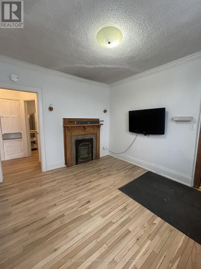 Building Photo - 28 Springhurst Ave