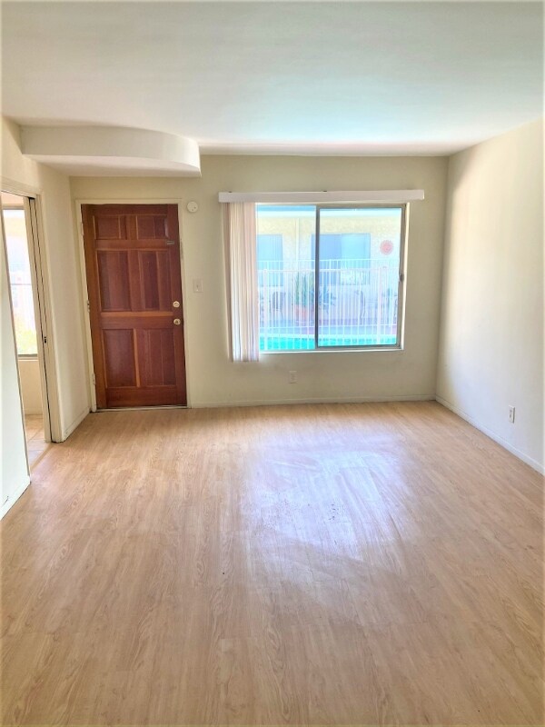 Foto del edificio - 2115 Placentia Ave
