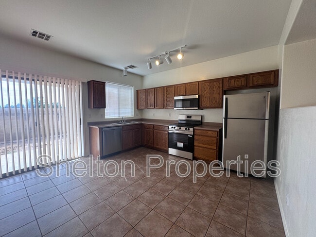 Building Photo - 2047 S Starling Dr