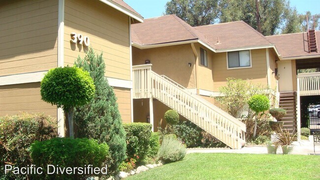 Foto del edificio - 390-390 N San Antonio Ave