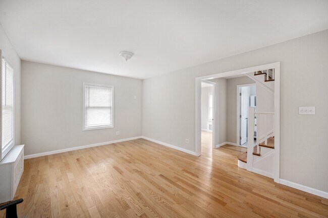 Building Photo - 57 Dictum Ct