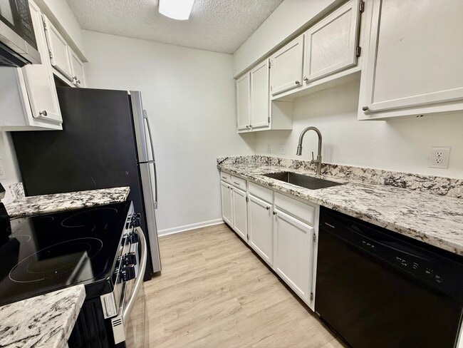 Building Photo - 1532 Sharlo Ave