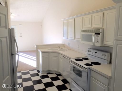 Building Photo - 56 Intown Pl
