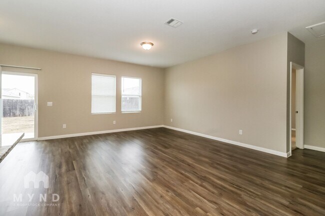 Foto del edificio - 12612 Henry Clay Dr