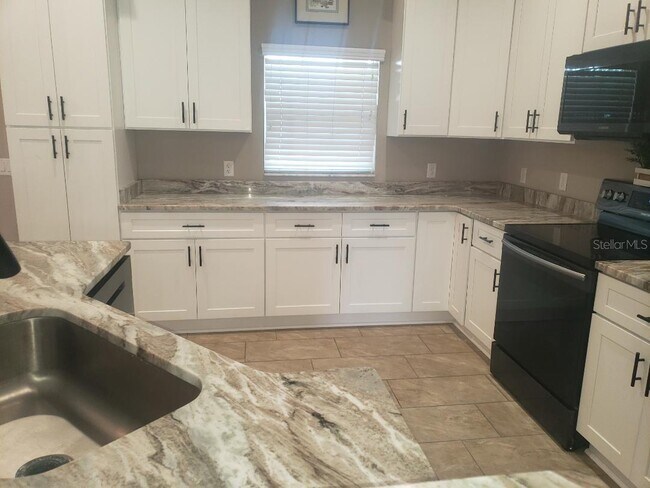 Foto del edificio - 643 Marion Oaks Trail