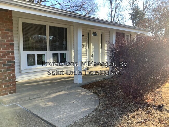 Foto del edificio - 719 Carriage Ln