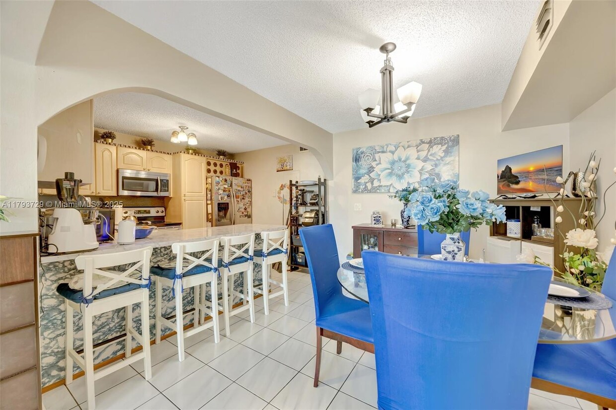 Foto principal - 11755 SW 18th St