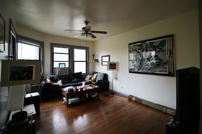 Building Photo - 5028 N Kimball Ave
