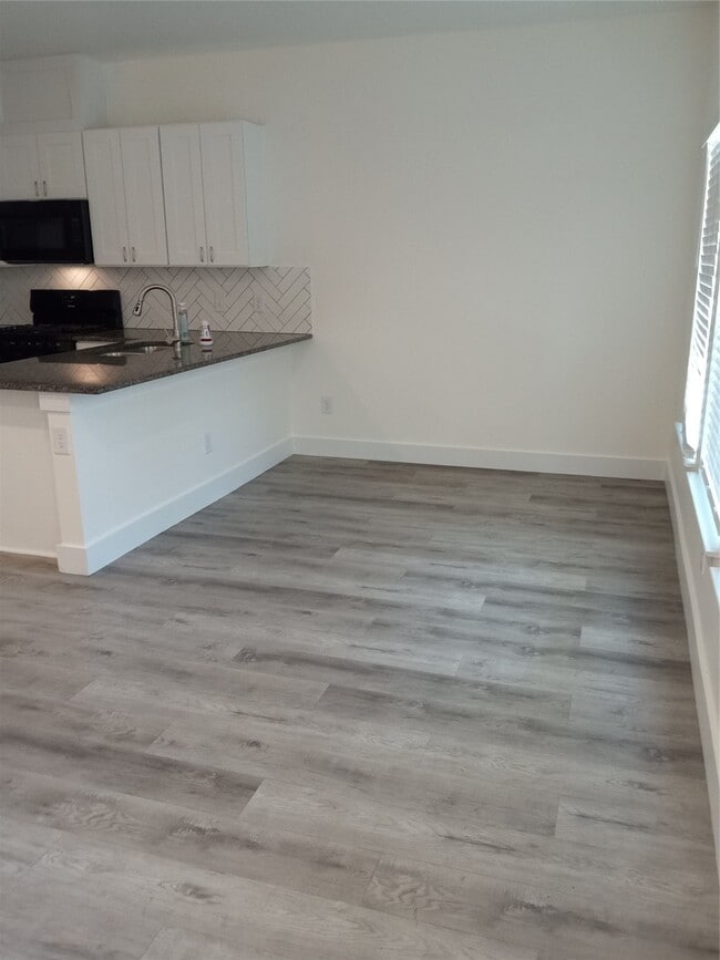 Foto del edificio - 6827 Mcwilliams Dr