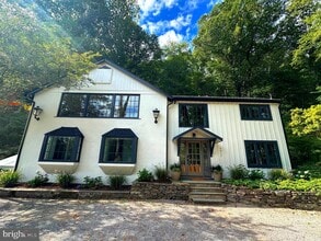 Building Photo - 3017 River Rd