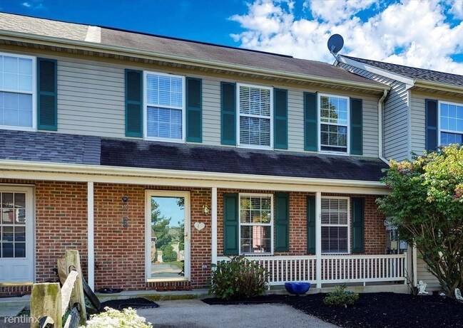 Building Photo - 3 br, 1.5 bath Townhome - 46 Ashley Dr