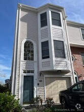 Building Photo - 48 Bywater Ln