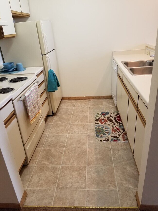 Building Photo - Cozy 1 bedroom Available on North Side