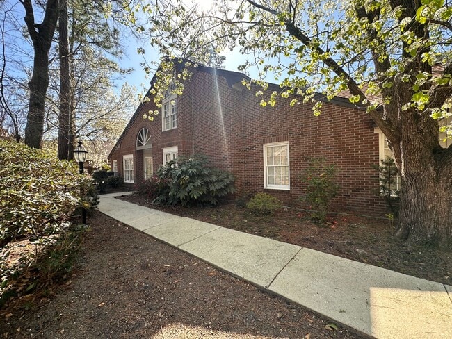 Building Photo - 1808 Jumpin Run