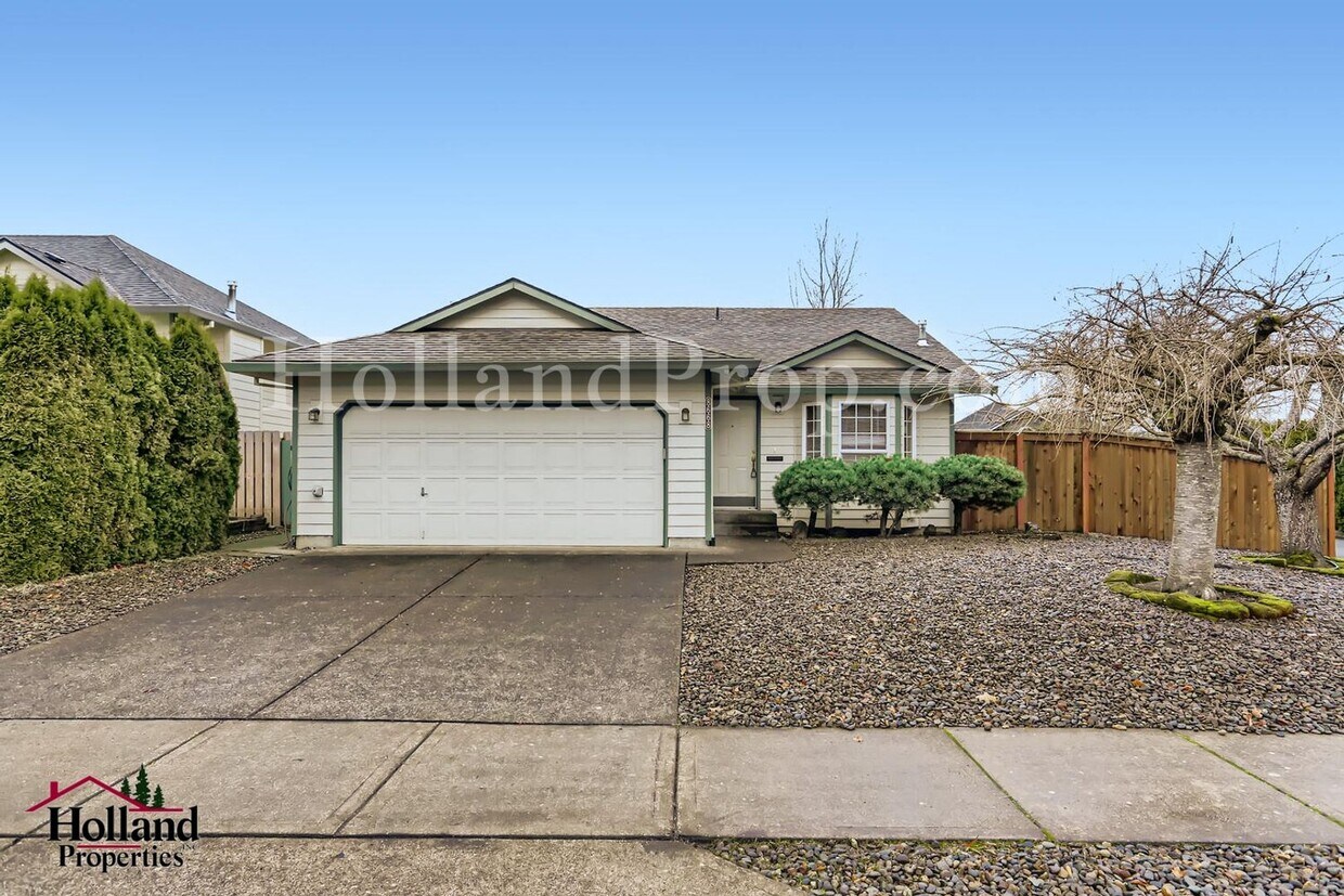 Lovely 3-Bedroom Hillsboro Home with A/C! - Lovely 3-Bedroom Hillsboro Home with A/C!