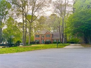 Building Photo - 2550 Wellsley Ln