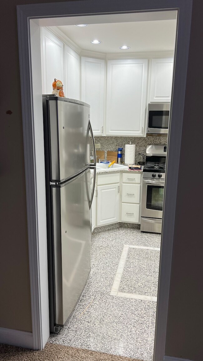 Foto del edificio - 393 Thornhill Ct