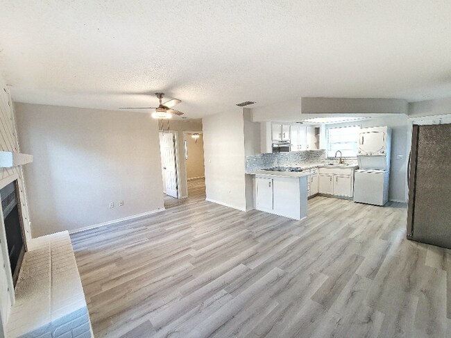 Foto del edificio - 446 77th Ave N