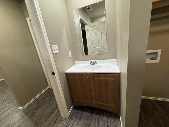Building Photo - "Charming 3-Bedroom Duplex!"